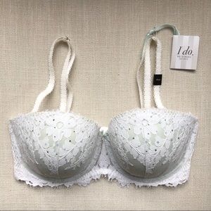 Victoria’s Secret White Lace Bra
